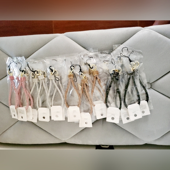 BLING HAND WRIST PHONE STRAP - Picture 2 of 10